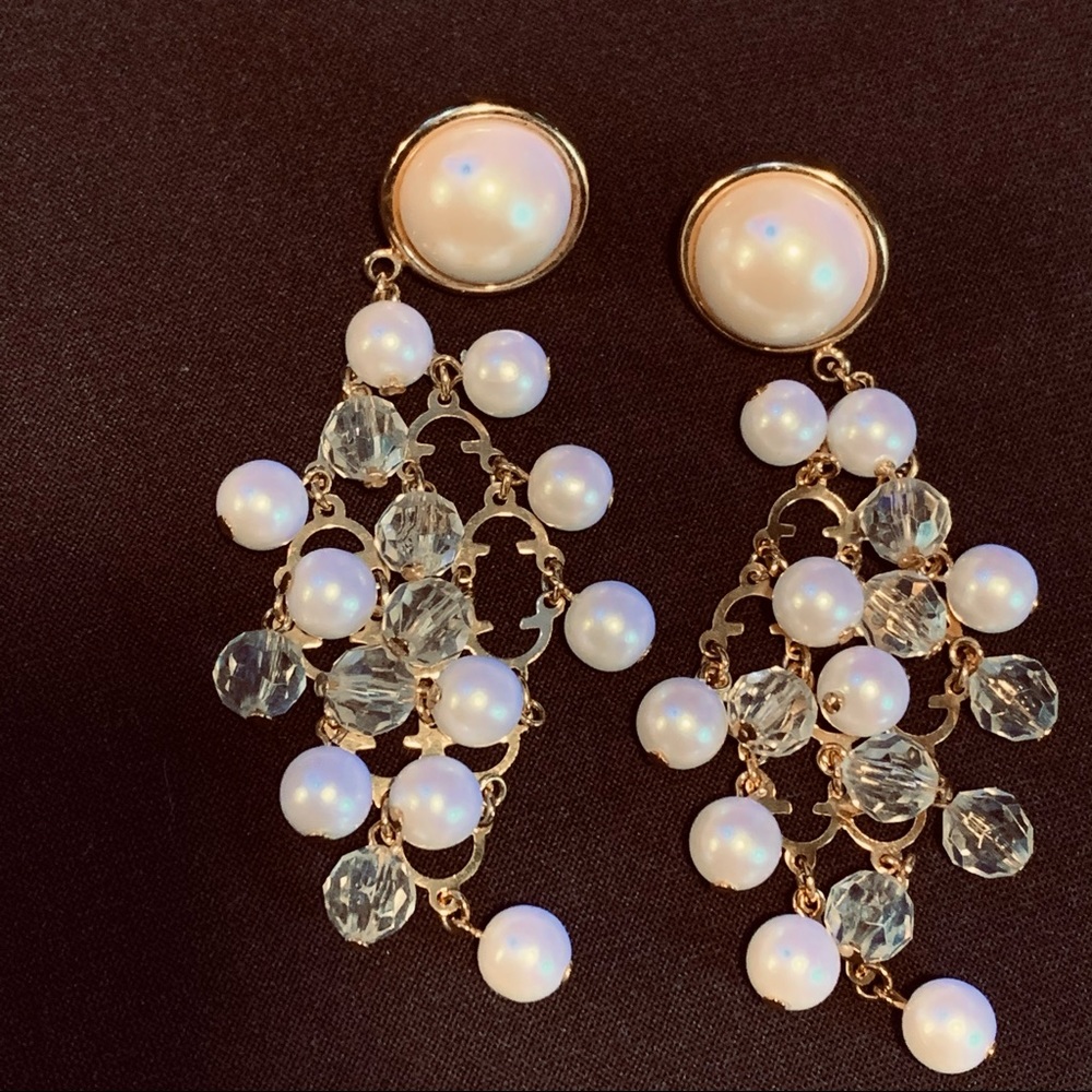 Pretty pearl earrings